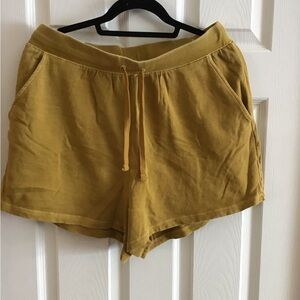 Old Navy Shorts, Size Large, draw string waist.